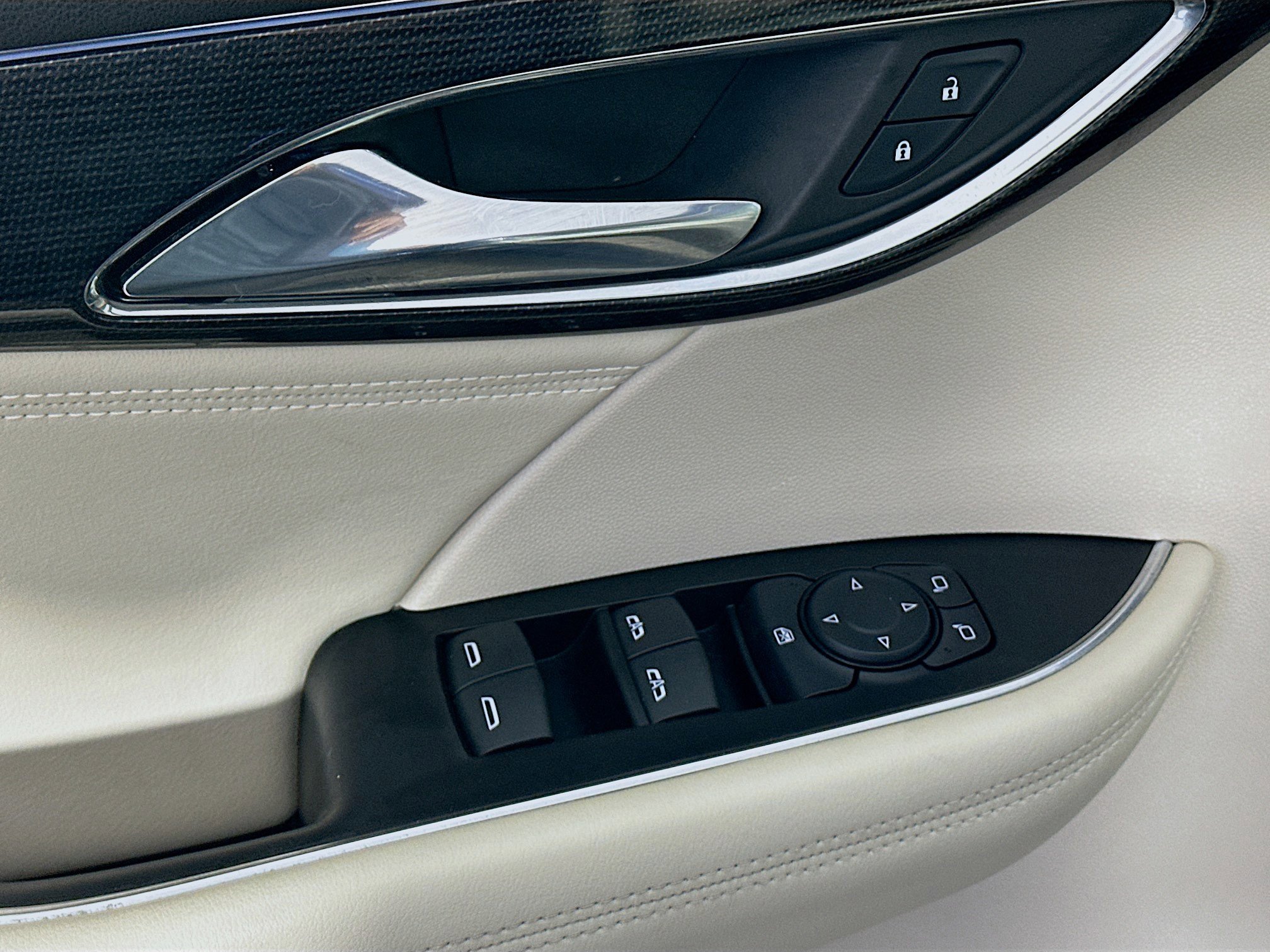 Used 2023 Buick Envision Preferred image 15