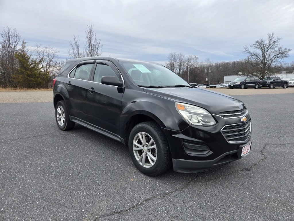 Used 2017 Chevrolet Equinox LS image 1