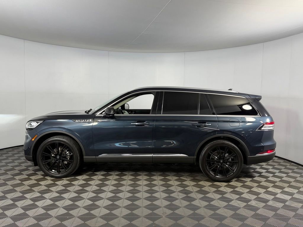 Used 2024 Lincoln Aviator Reserve w/ Equipment Group 201A AWD/4WD image 9