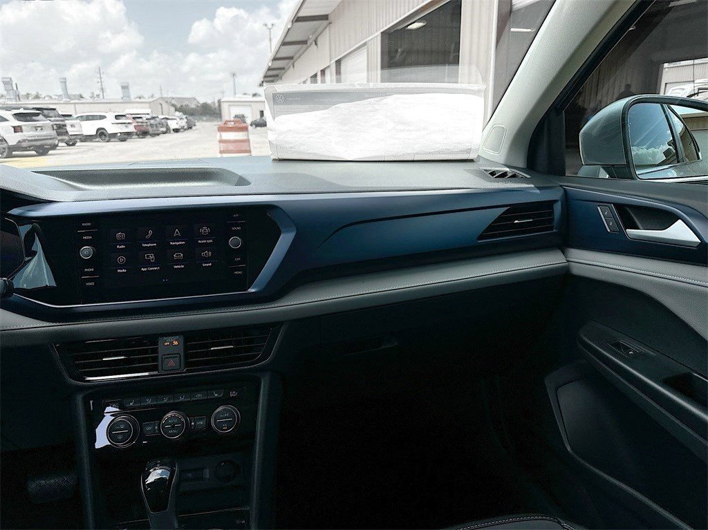Used 2024 Volkswagen Taos SE FWD image 25