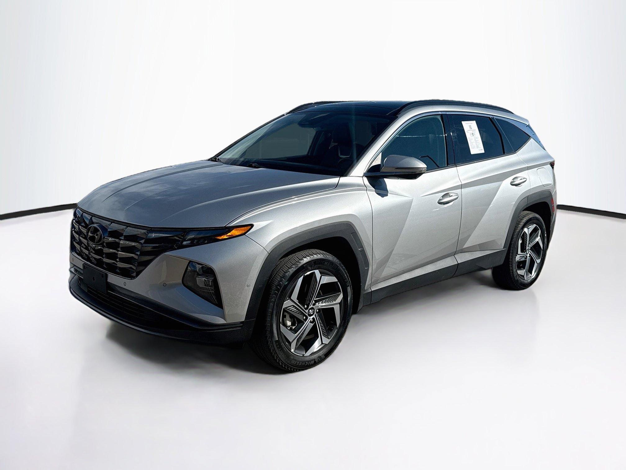 Used 2023 Hyundai Tucson Limited w/ Cargo Package AWD/4WD image 3