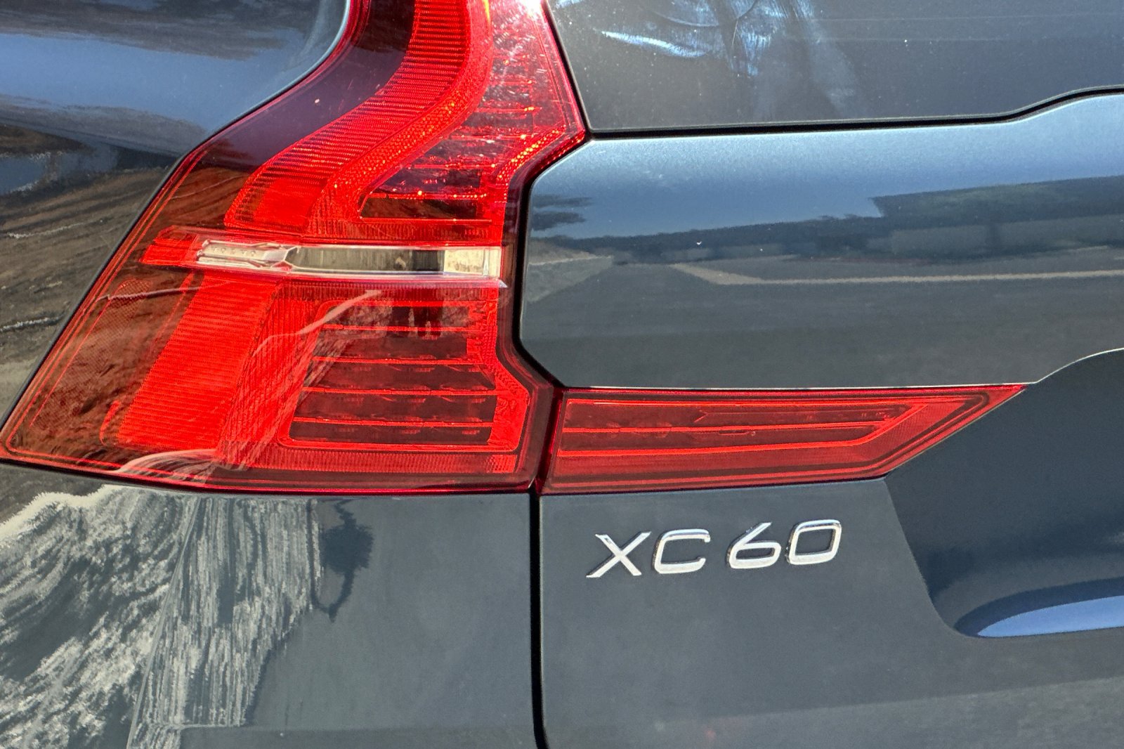 Certified 2023 Volvo XC60 B5 Plus w/ Protection Package Premier FWD image 35