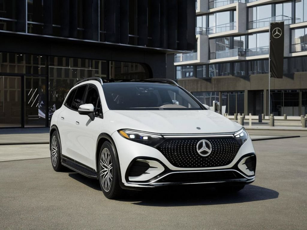 New 2026 Mercedes-Benz EQS 400 4MATIC SUV image 9