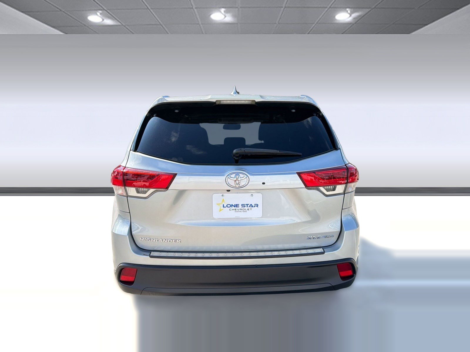 Used 2018 Toyota Highlander XLE AWD/4WD image 9