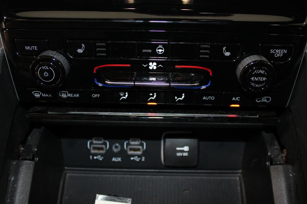 Used 2024 Jeep Grand Cherokee L Altitude AWD/4WD image 33