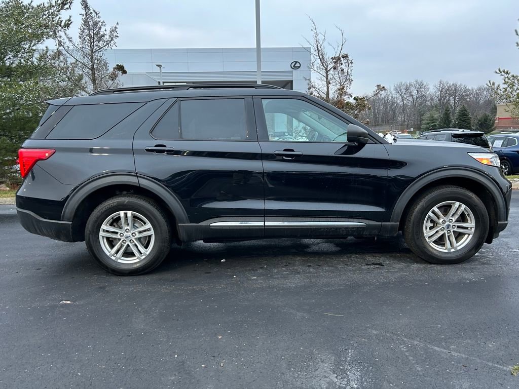 Used 2020 Ford Explorer XLT w/ Equipment Group 202A image 8