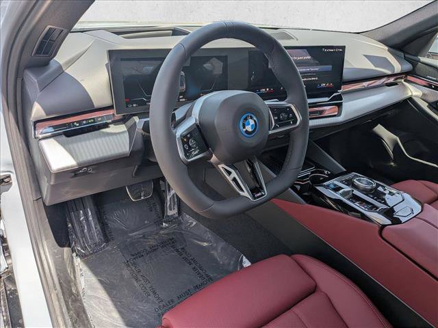New 2026 BMW i5 eDrive40 w/ M Sport Package RWD image 3