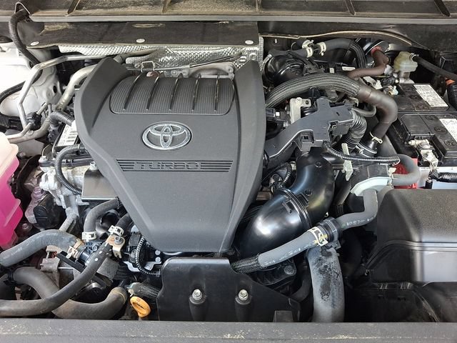 Used 2023 Toyota Highlander XLE FWD image 27