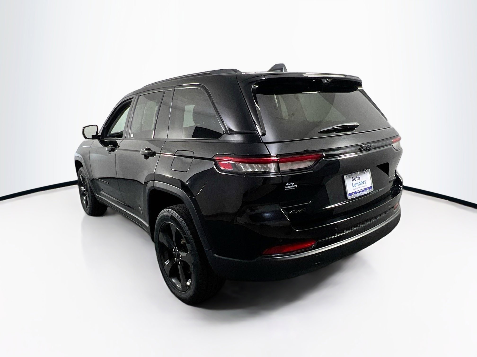 Used 2023 Jeep Grand Cherokee Limited w/ Luxury Tech Group II image 7