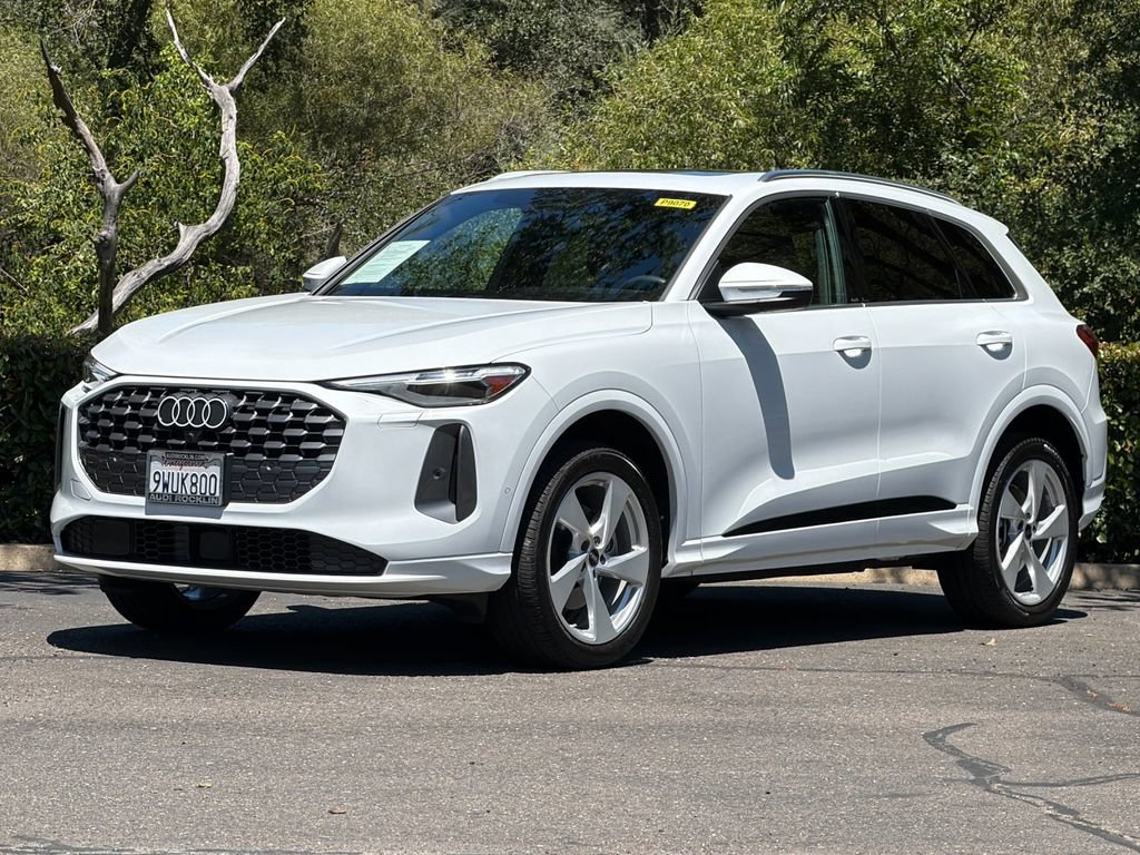 Used 2025 Audi Q5 Premium Plus w/ Premium Plus AWD/4WD image 9