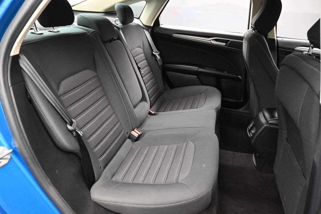 Used 2020 Ford Fusion SE FWD image 32