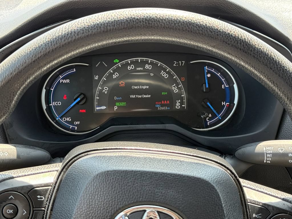Certified 2025 Toyota RAV4 LE AWD/4WD image 31