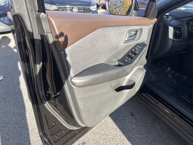 Used 2022 Nissan Rogue SV image 19