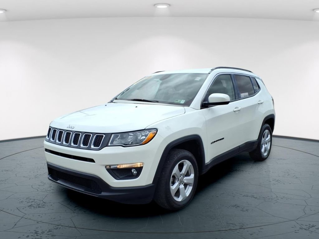 Used 2019 Jeep Compass Latitude w/ Cold Weather Group image 3