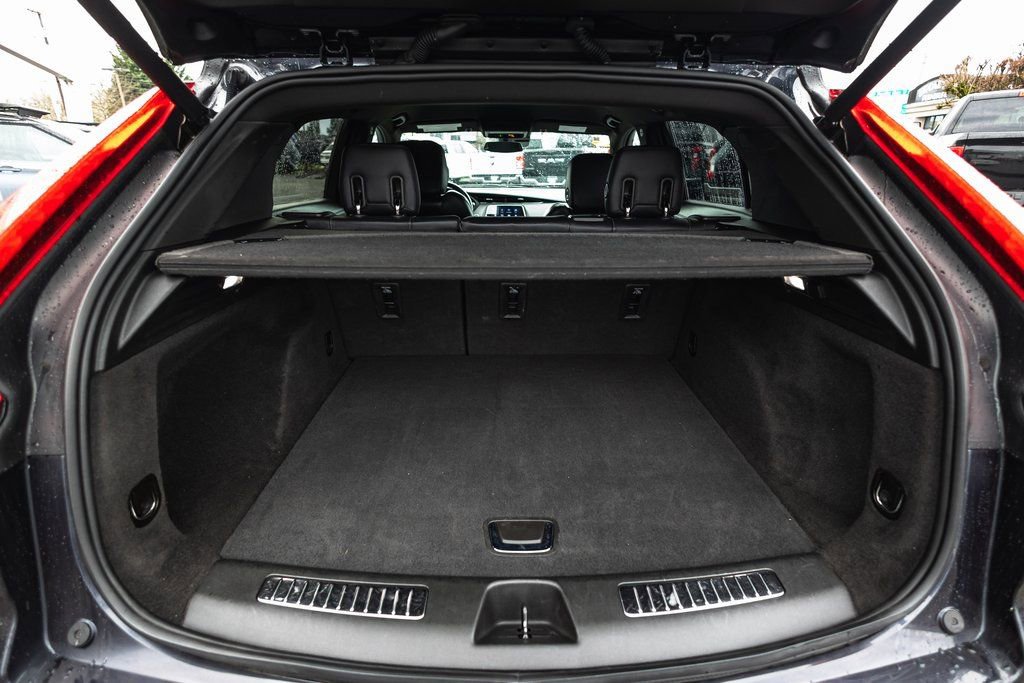 Used 2023 Cadillac XT4 Premium Luxury image 33
