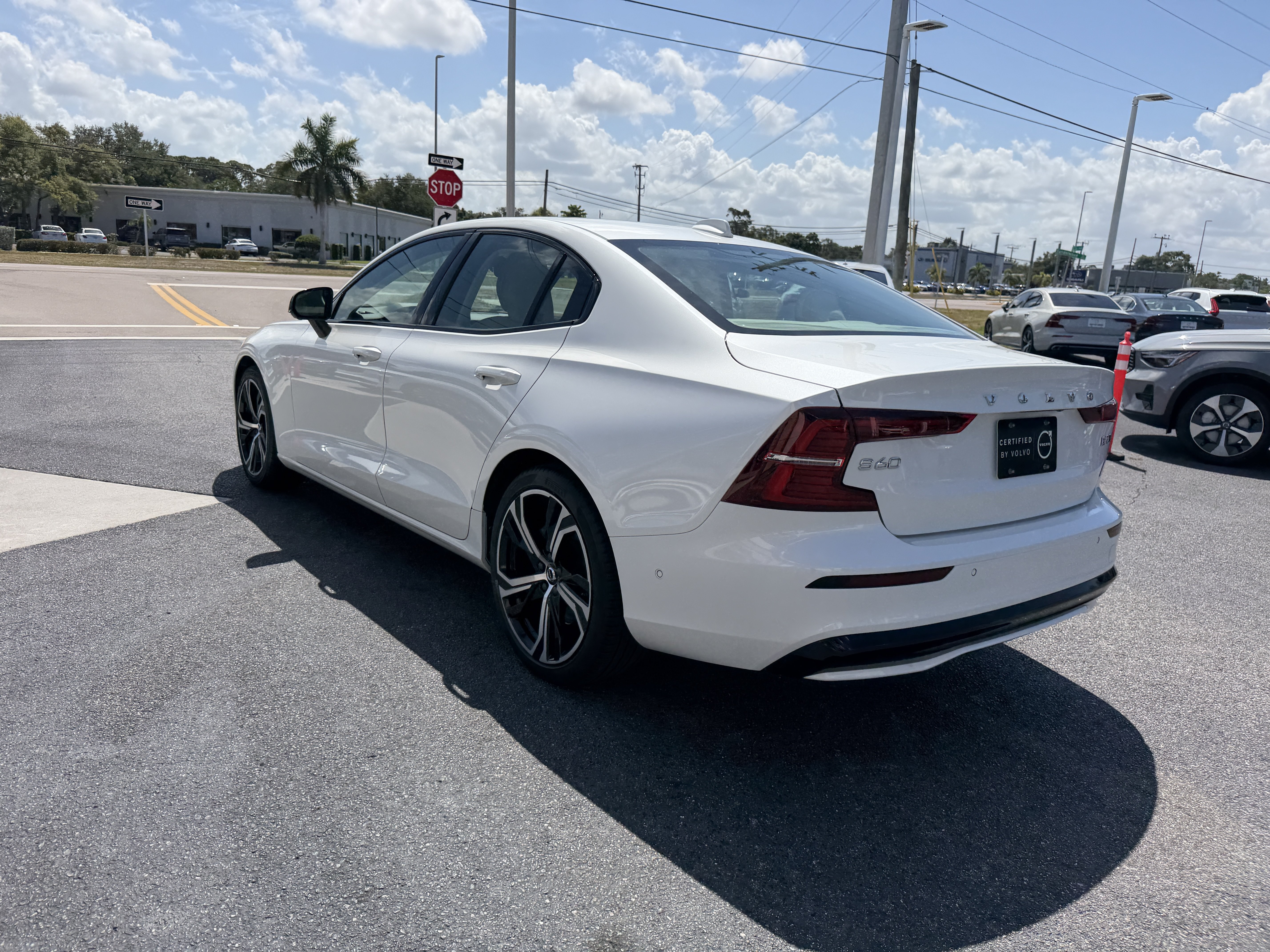 Certified 2025 Volvo S60 B5 Plus AWD/4WD image 5