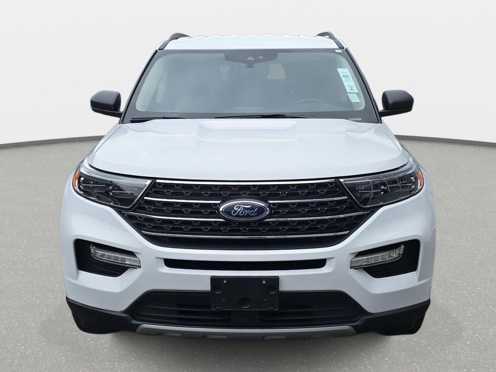 Used 2023 Ford Explorer XLT w/ Equipment Group 202A image 2