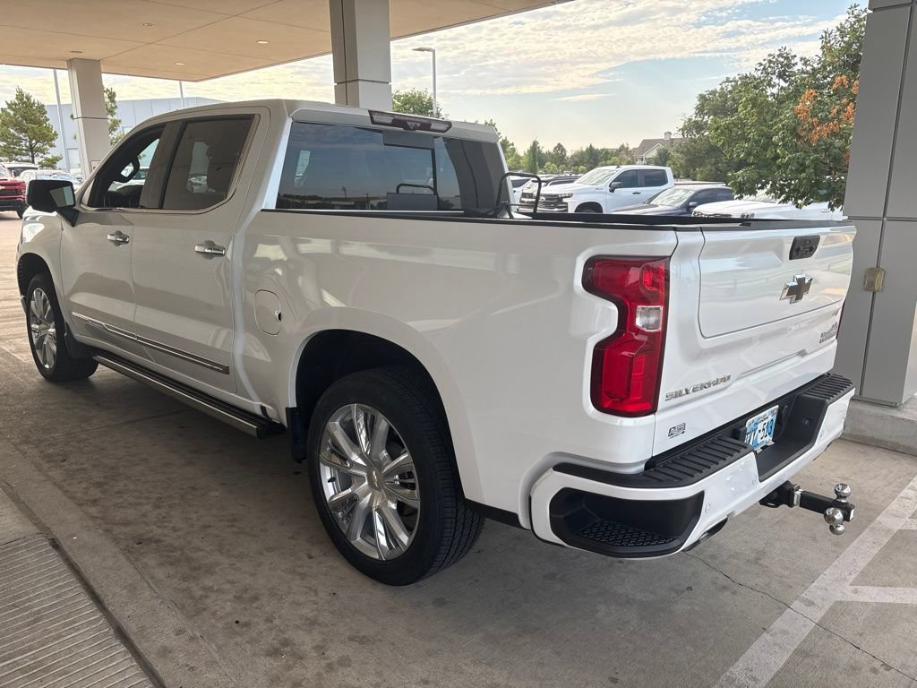 Used 2024 Chevrolet Silverado 1500 High Country w/ High Country Premium Package AWD/4WD image 10
