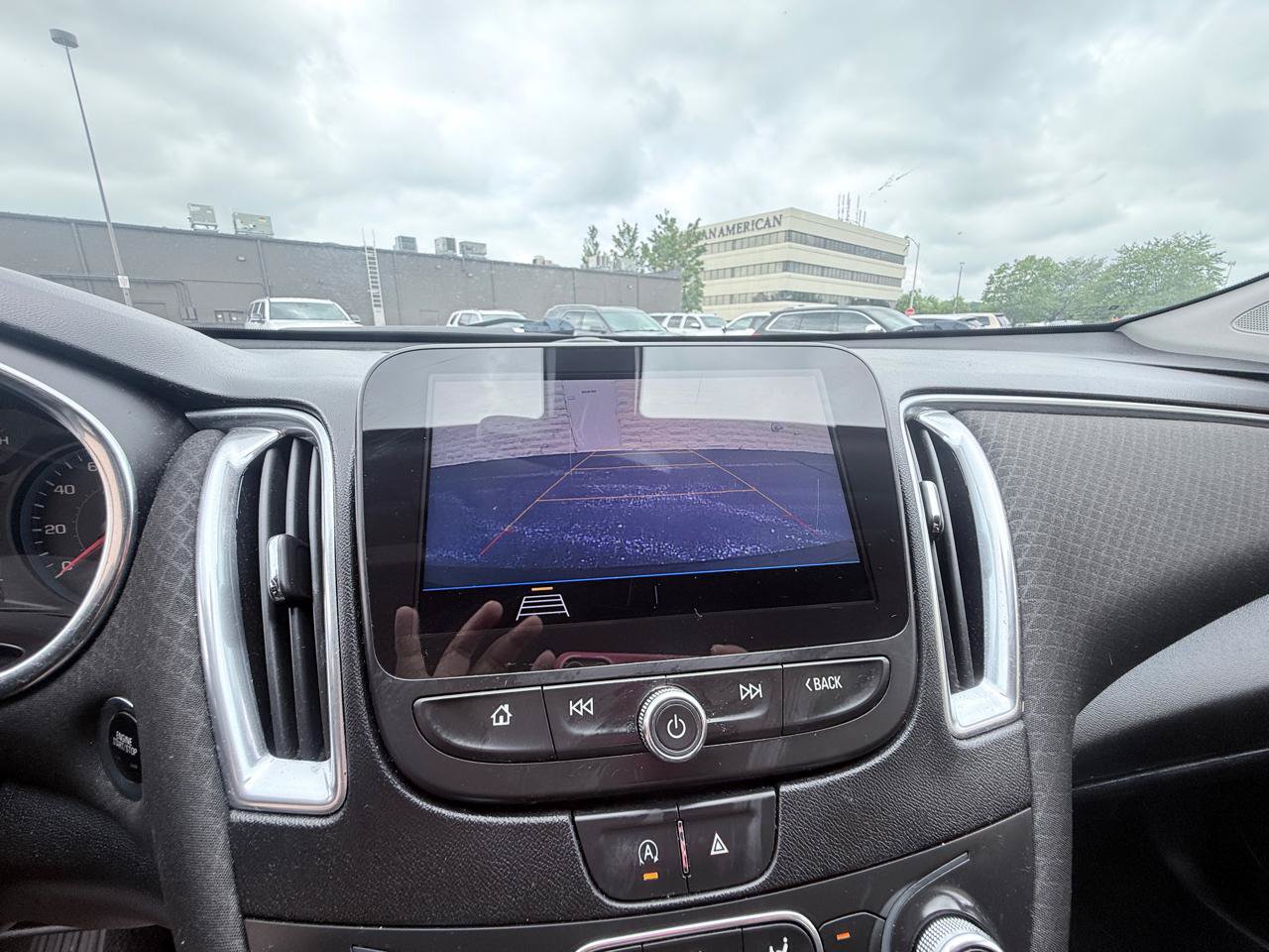 Used 2020 Chevrolet Malibu LT FWD image 16