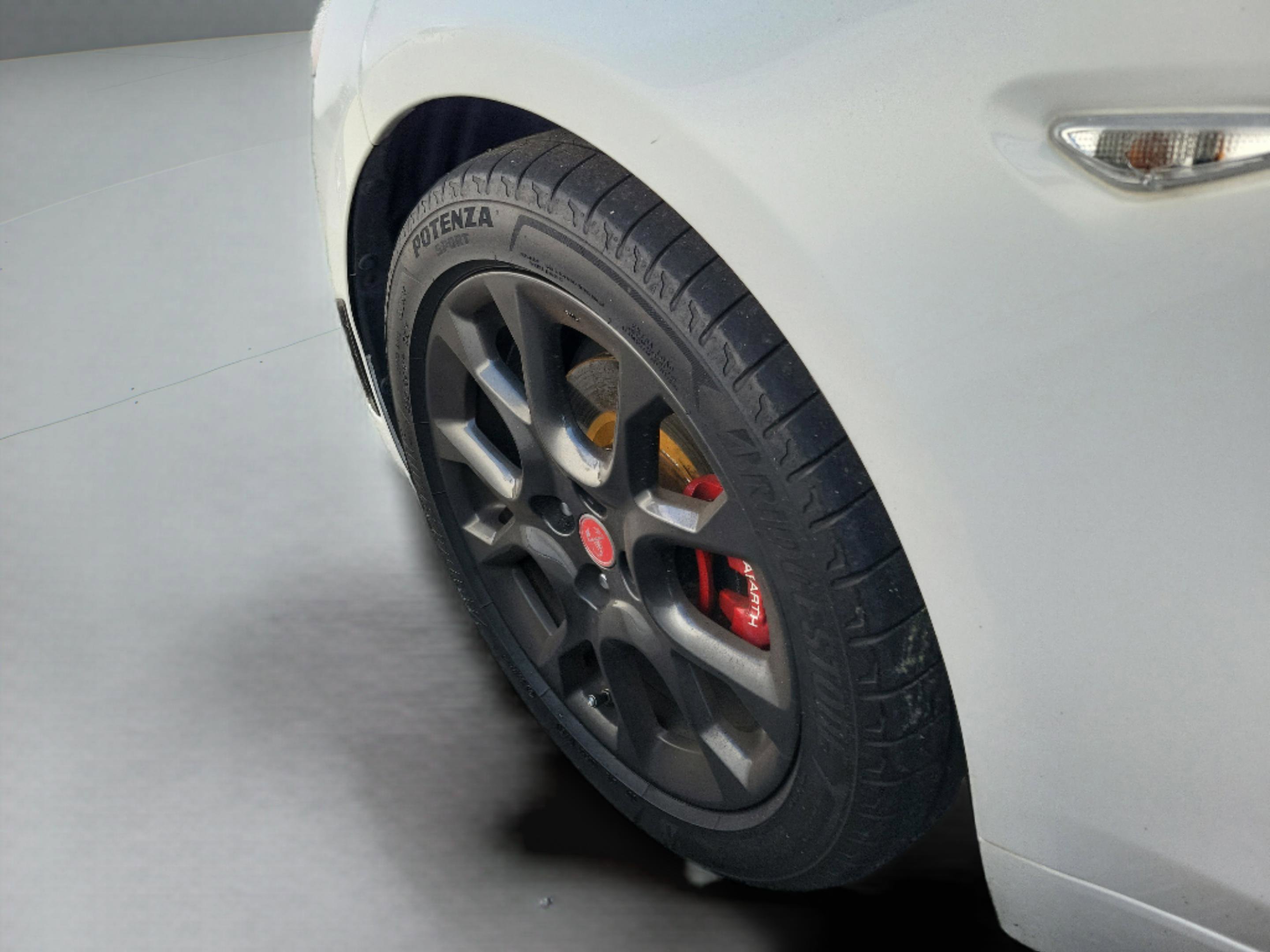 Used 2017 FIAT 124 Spider Abarth image 28