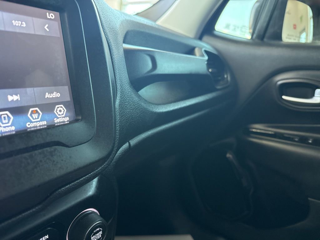 Used 2020 Jeep Renegade Altitude FWD image 20