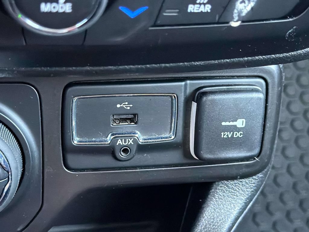 Used 2019 Jeep Renegade Trailhawk AWD/4WD image 17
