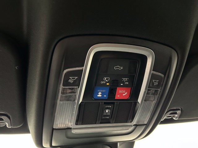 Used 2023 RAM 1500 Laramie AWD/4WD image 13