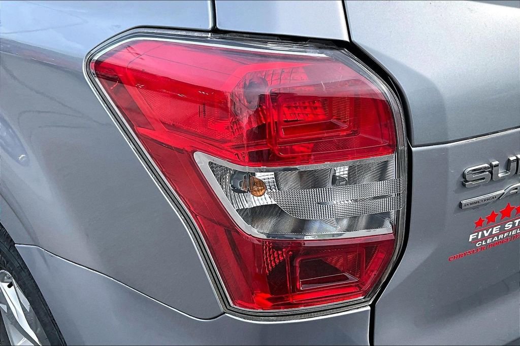 Used 2014 Subaru Forester 2.5i Limited AWD/4WD image 27