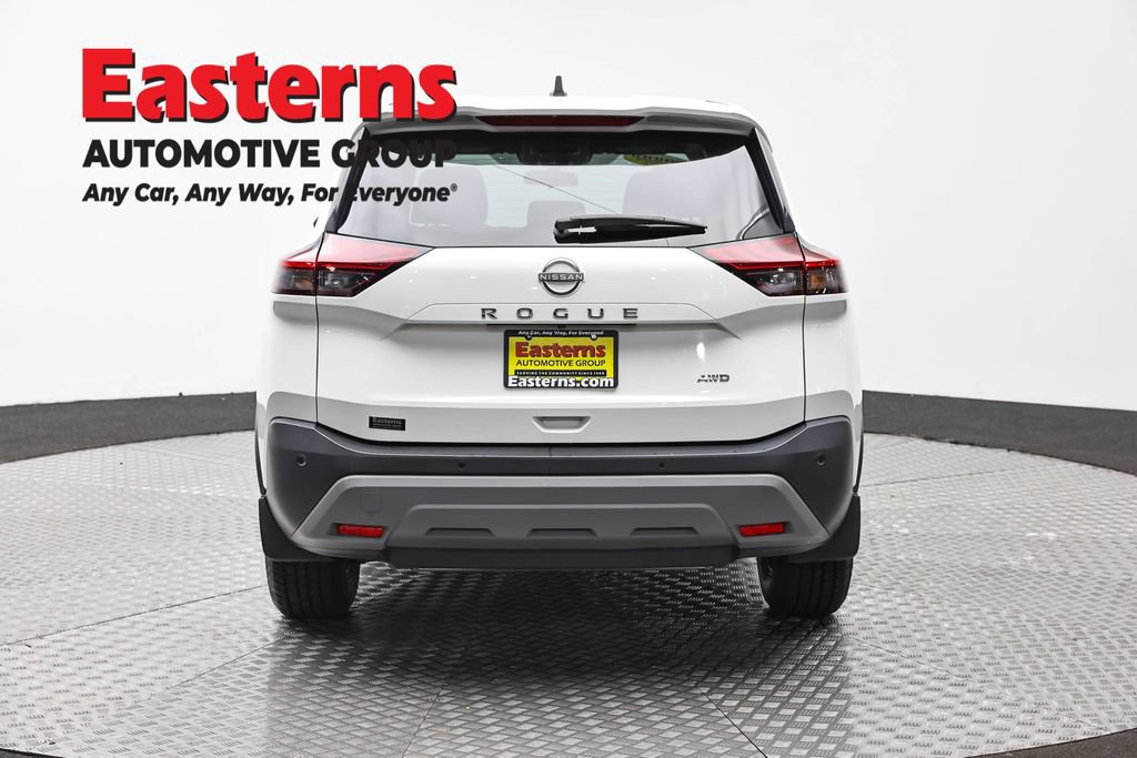 Used 2023 Nissan Rogue S AWD/4WD image 6