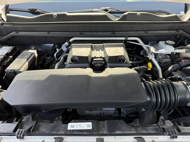 Used 2024 Chevrolet Colorado ZR2 w/ Safety Package AWD/4WD image 34