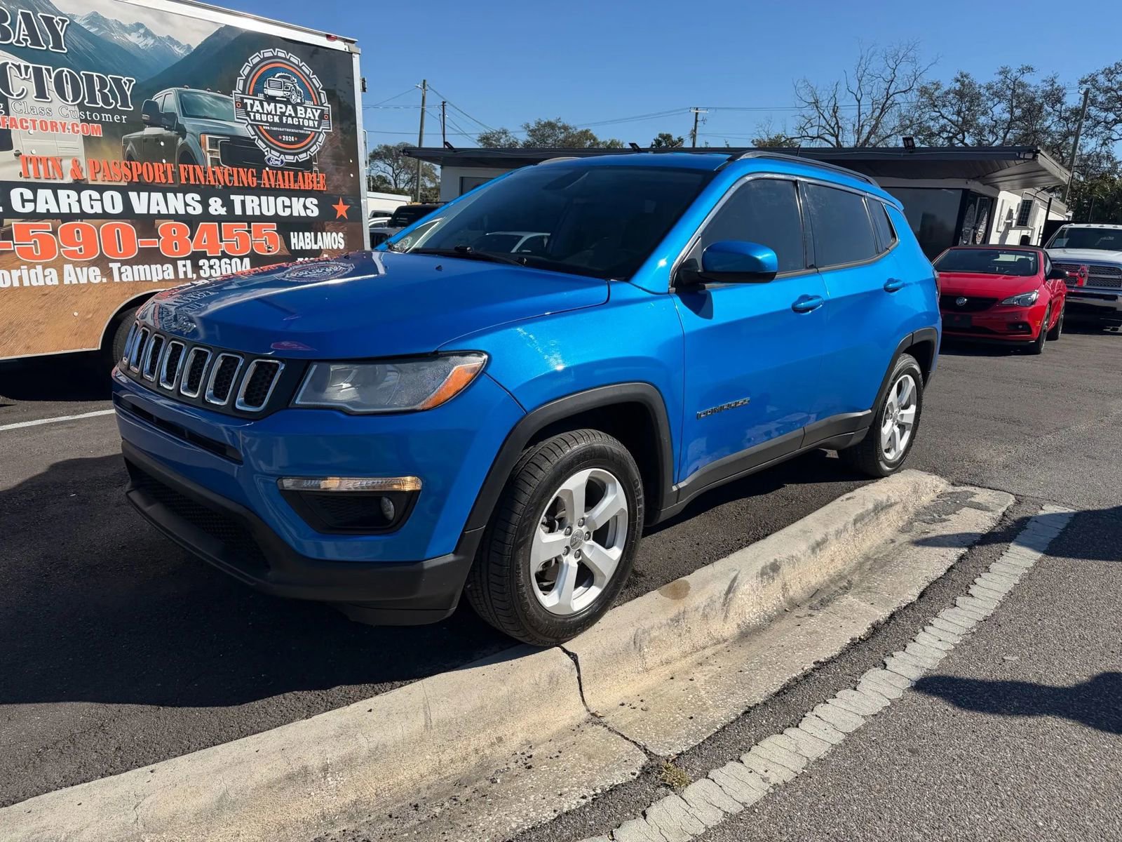 Used 2019 Jeep Compass Latitude FWD image 1