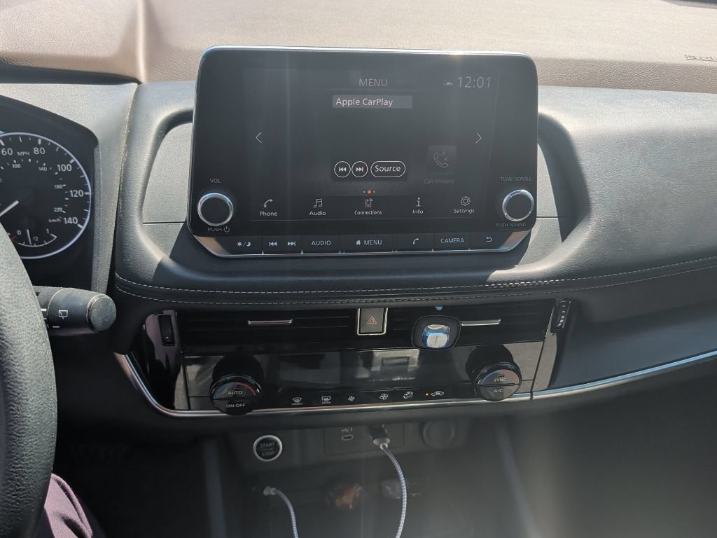 Used 2022 Nissan Rogue SV AWD/4WD image 3