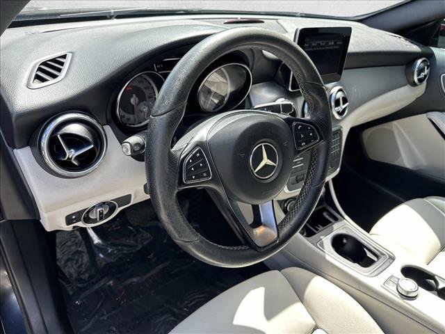 Used 2017 Mercedes-Benz GLA 250 image 7