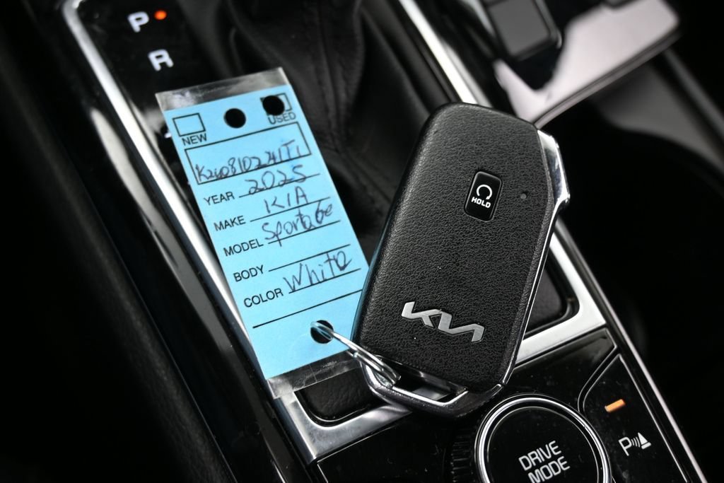 Used 2025 Kia Sportage EX FWD image 28