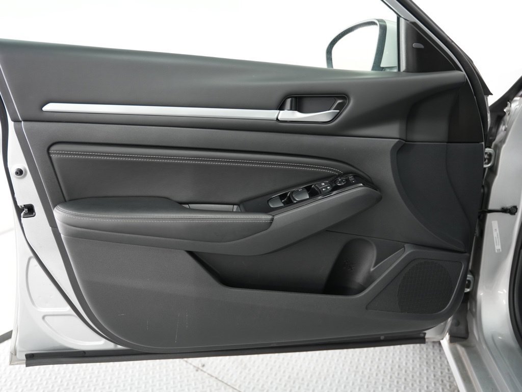 Used 2023 Nissan Altima 2.5 SV w/ SV Premium Package FWD image 39