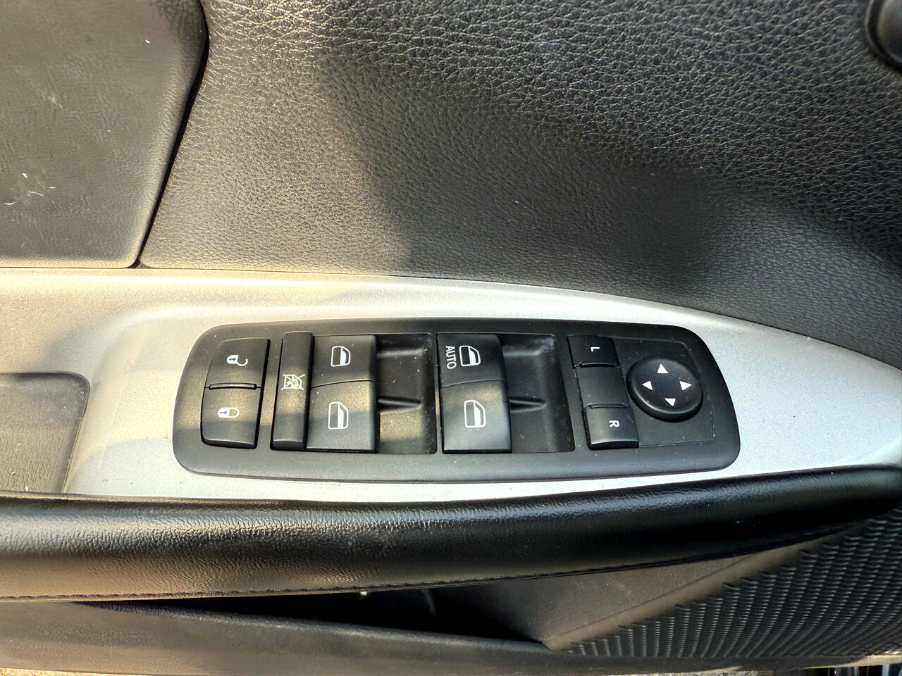 Used 2014 Dodge Journey SXT image 11