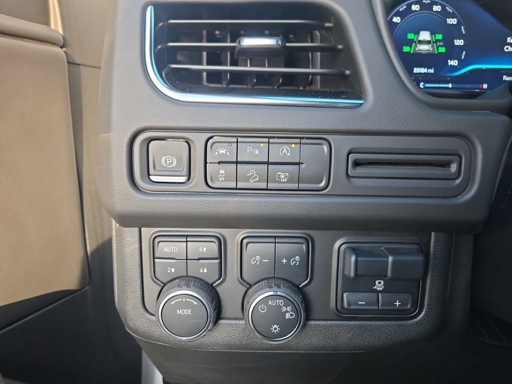 Used 2024 Chevrolet Tahoe Z71 w/ Luxury Package AWD/4WD image 24