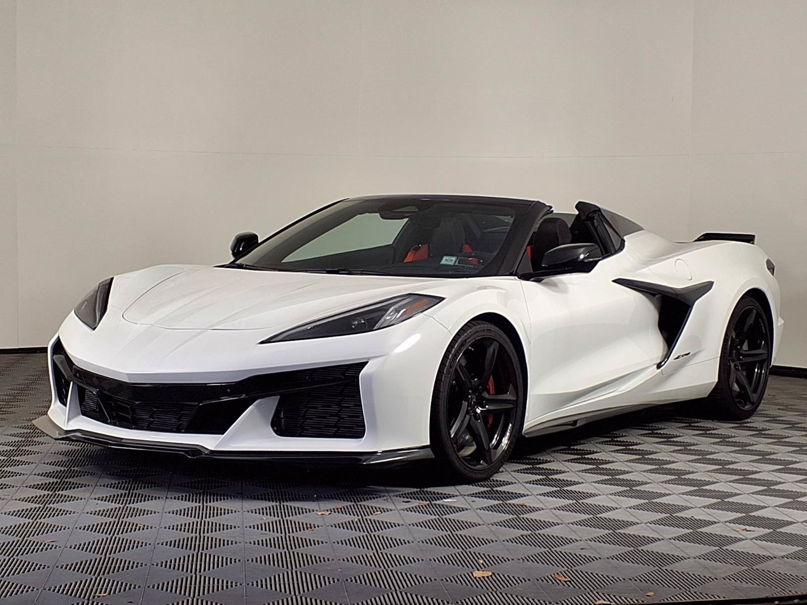 Used 2025 Chevrolet Corvette Z06 w/ Battery Protection Package RWD image 3