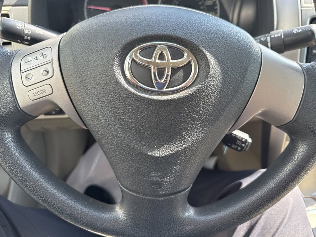 Used 2013 Toyota Corolla LE FWD image 13