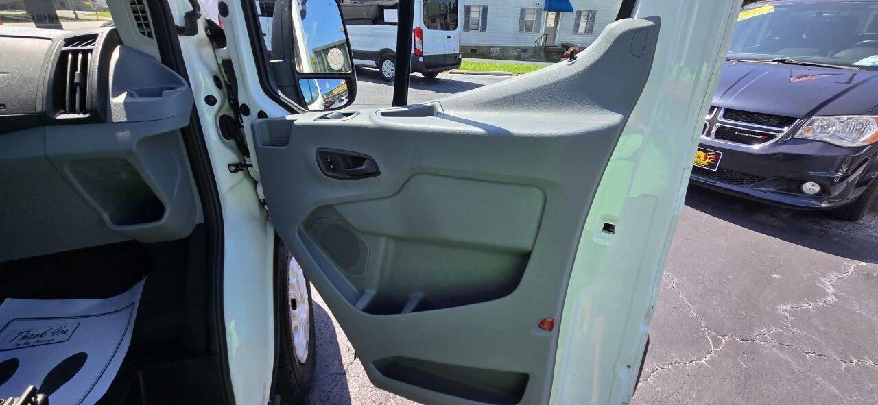 Used 2016 Ford Transit 150 XLT image 32