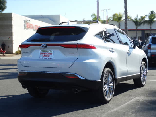 Certified 2024 Toyota Venza XLE image 9