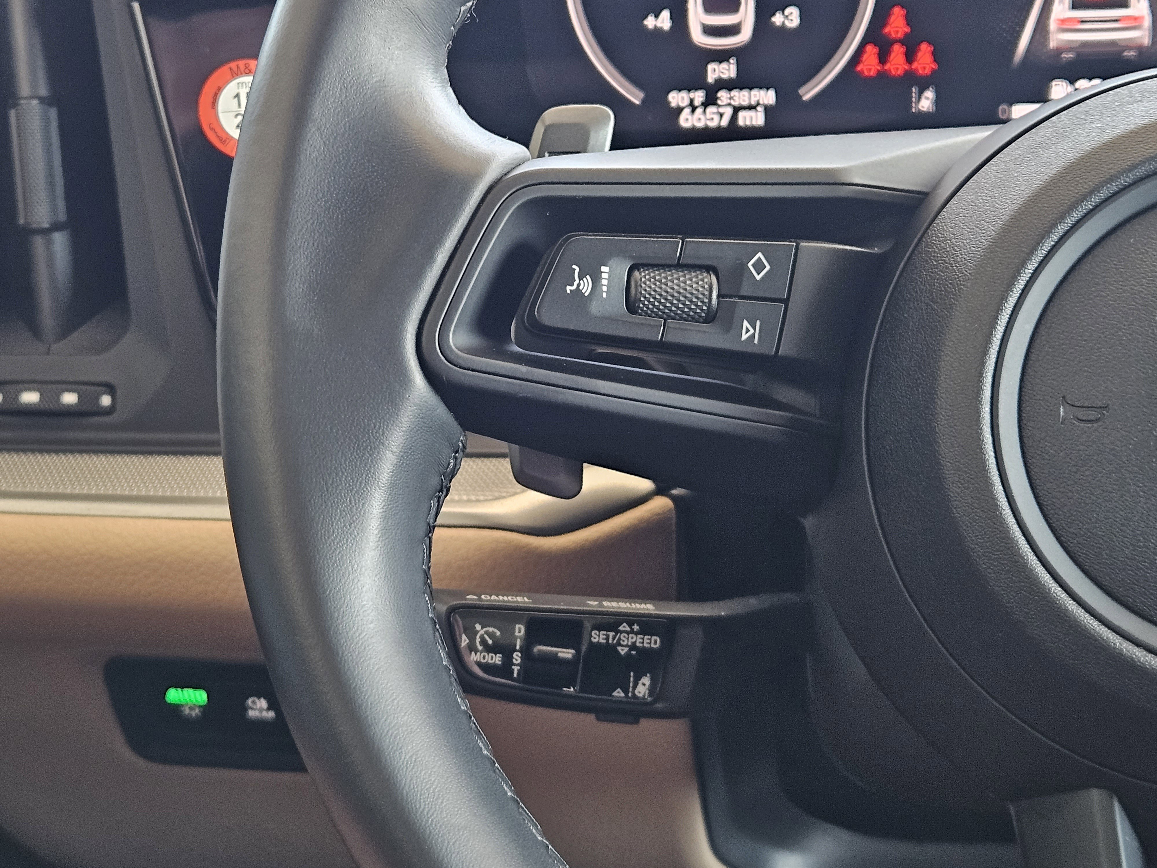 Certified 2025 Porsche Cayenne Coupe image 26