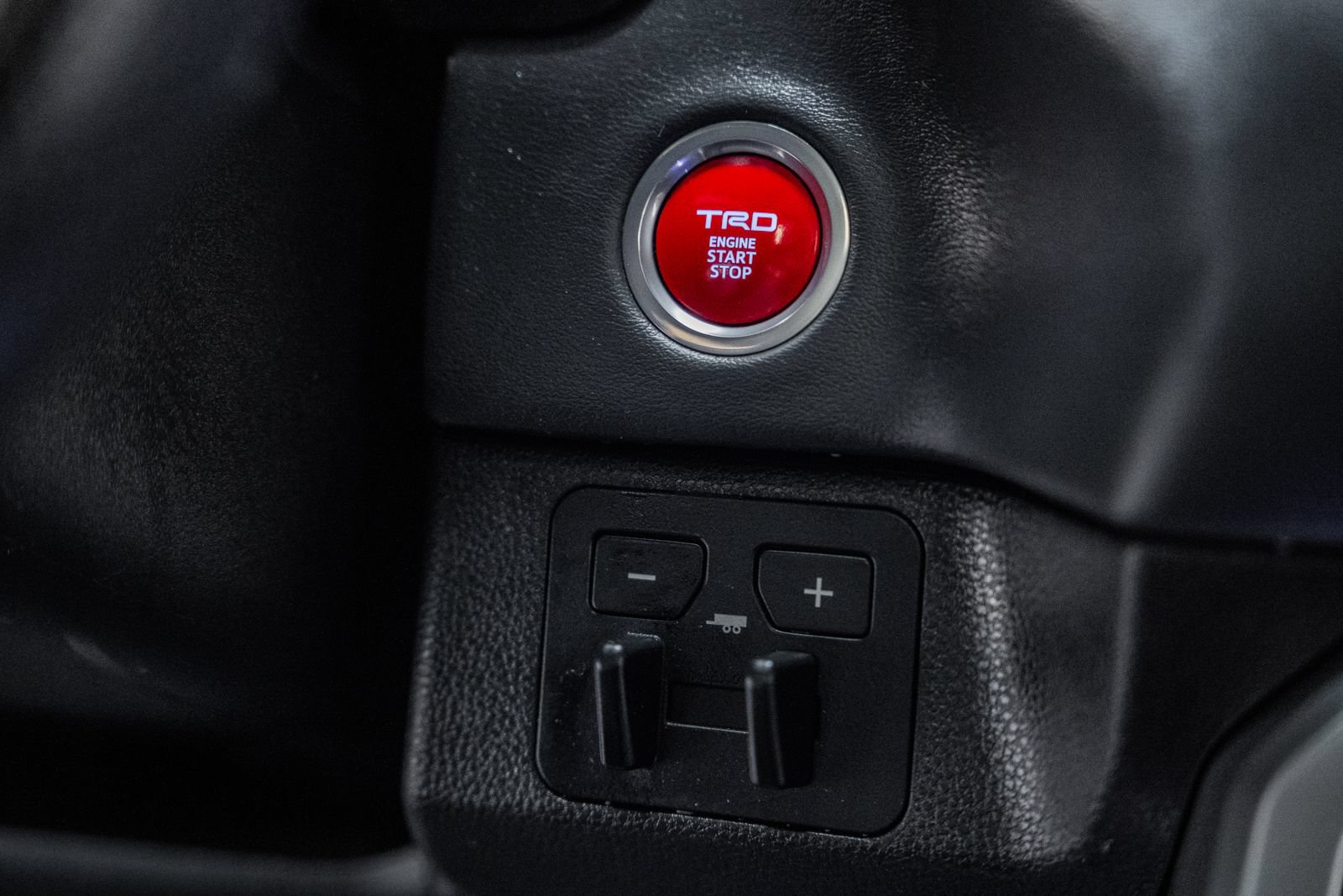 Used 2024 Toyota Tundra Platinum AWD/4WD image 33