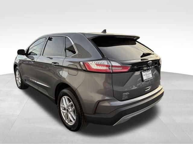 Used 2022 Ford Edge SEL image 11