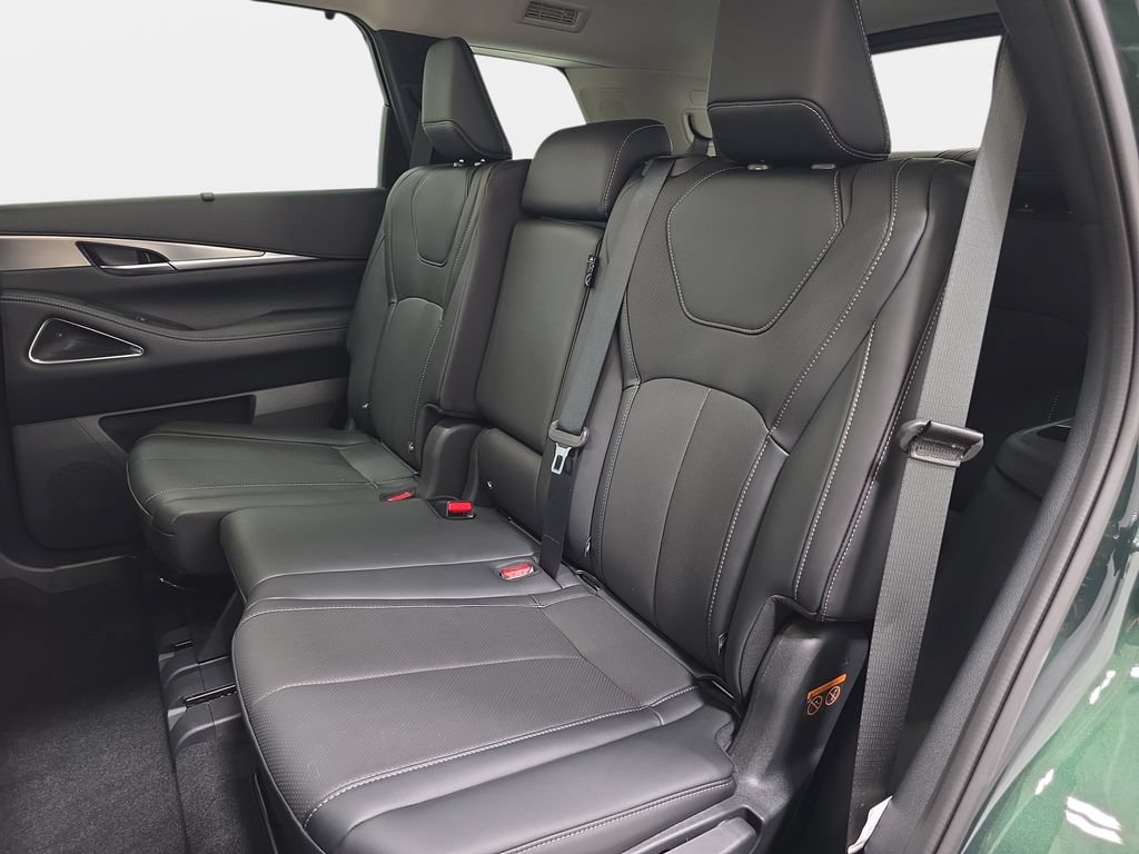 Certified 2026 INFINITI QX60 Luxe w/ Cargo Package AWD/4WD image 11