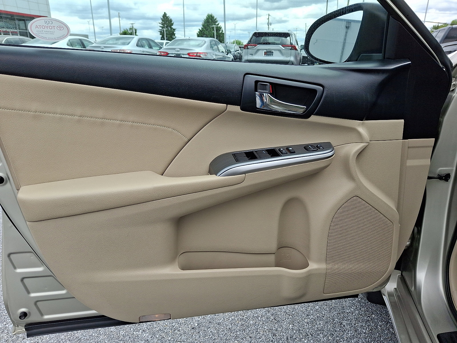 Used 2014 Toyota Camry XLE w/ Leather Package FWD image 13