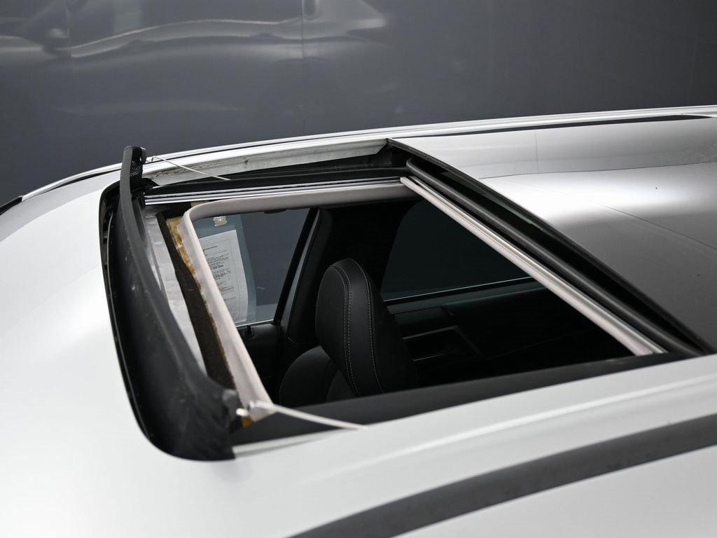 Used 2023 Mitsubishi Outlander SE image 9