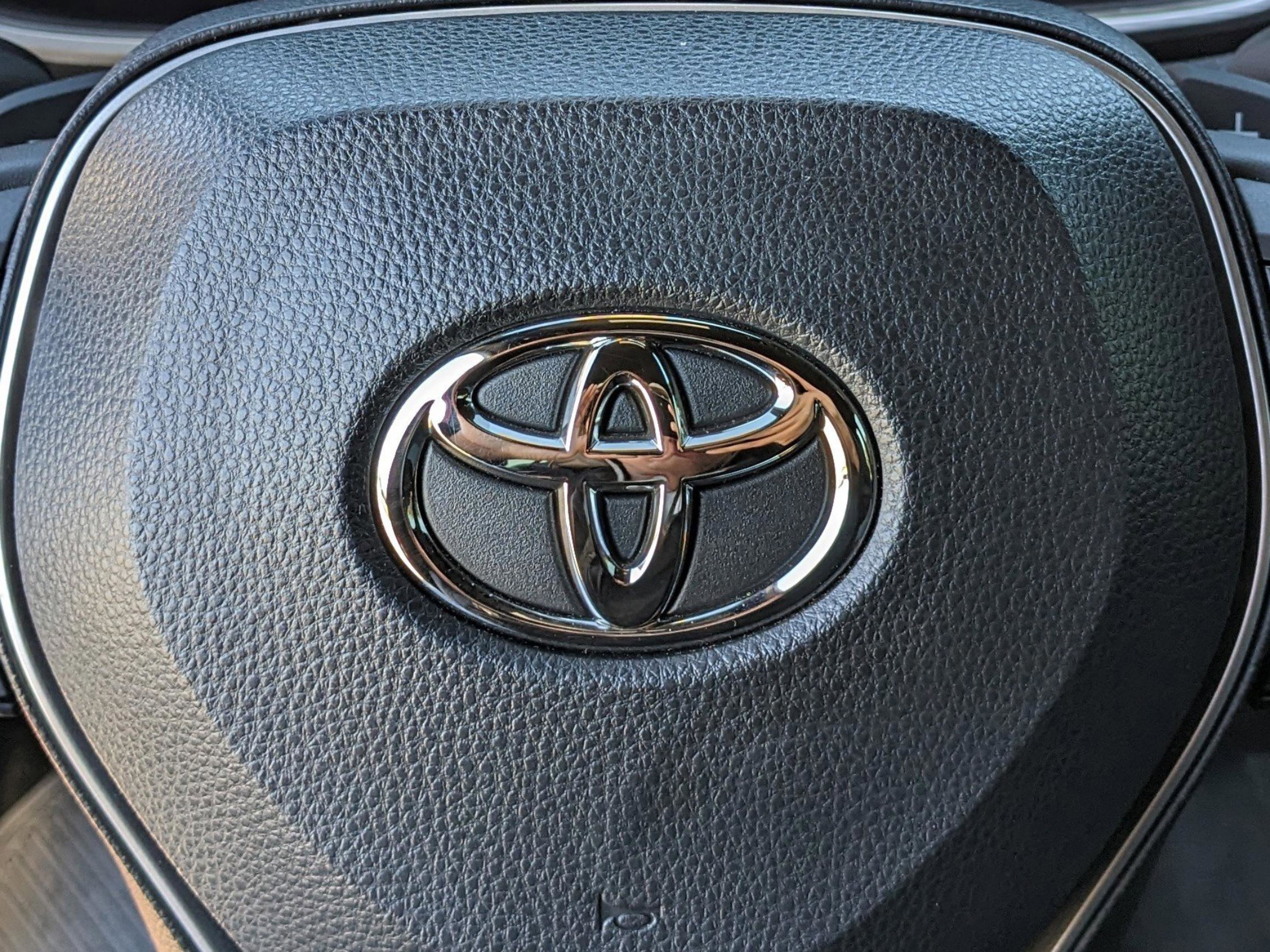 Used 2025 Toyota Corolla XSE image 39