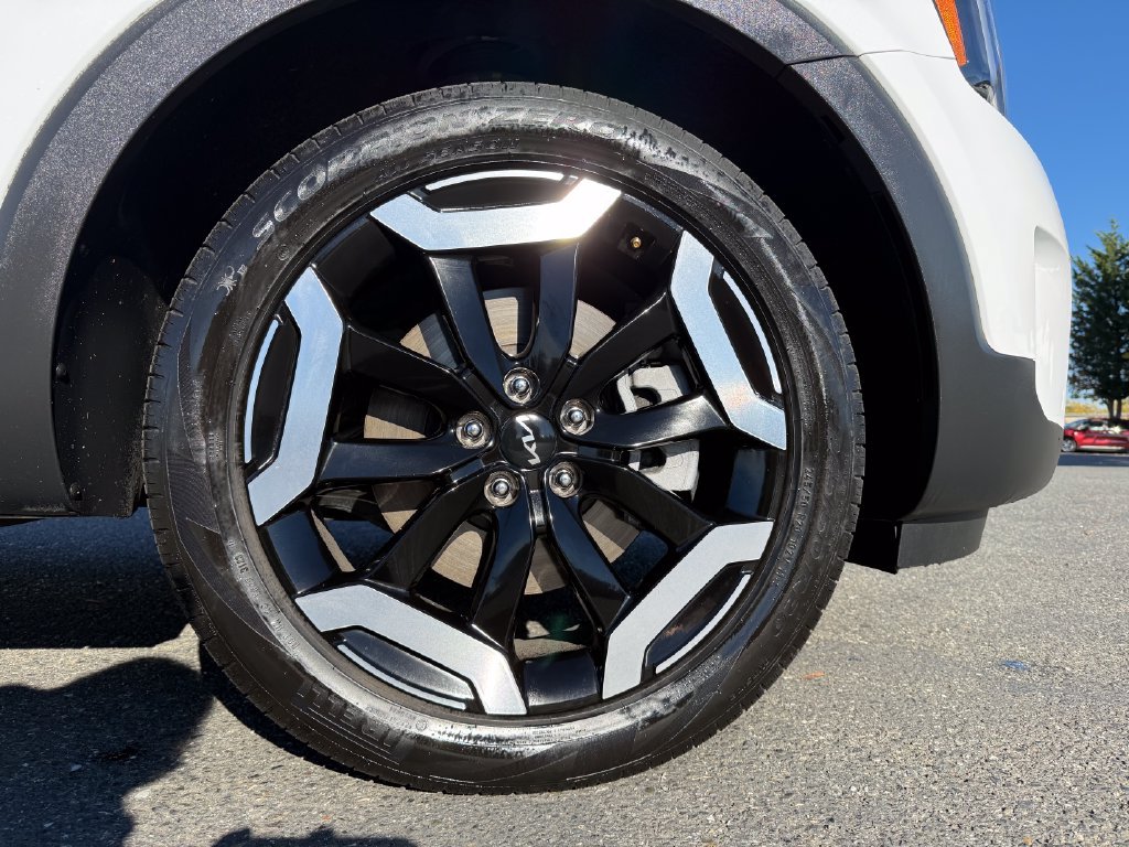 Certified 2024 Kia Telluride EX w/ EX Captain's Chair Package AWD/4WD image 9
