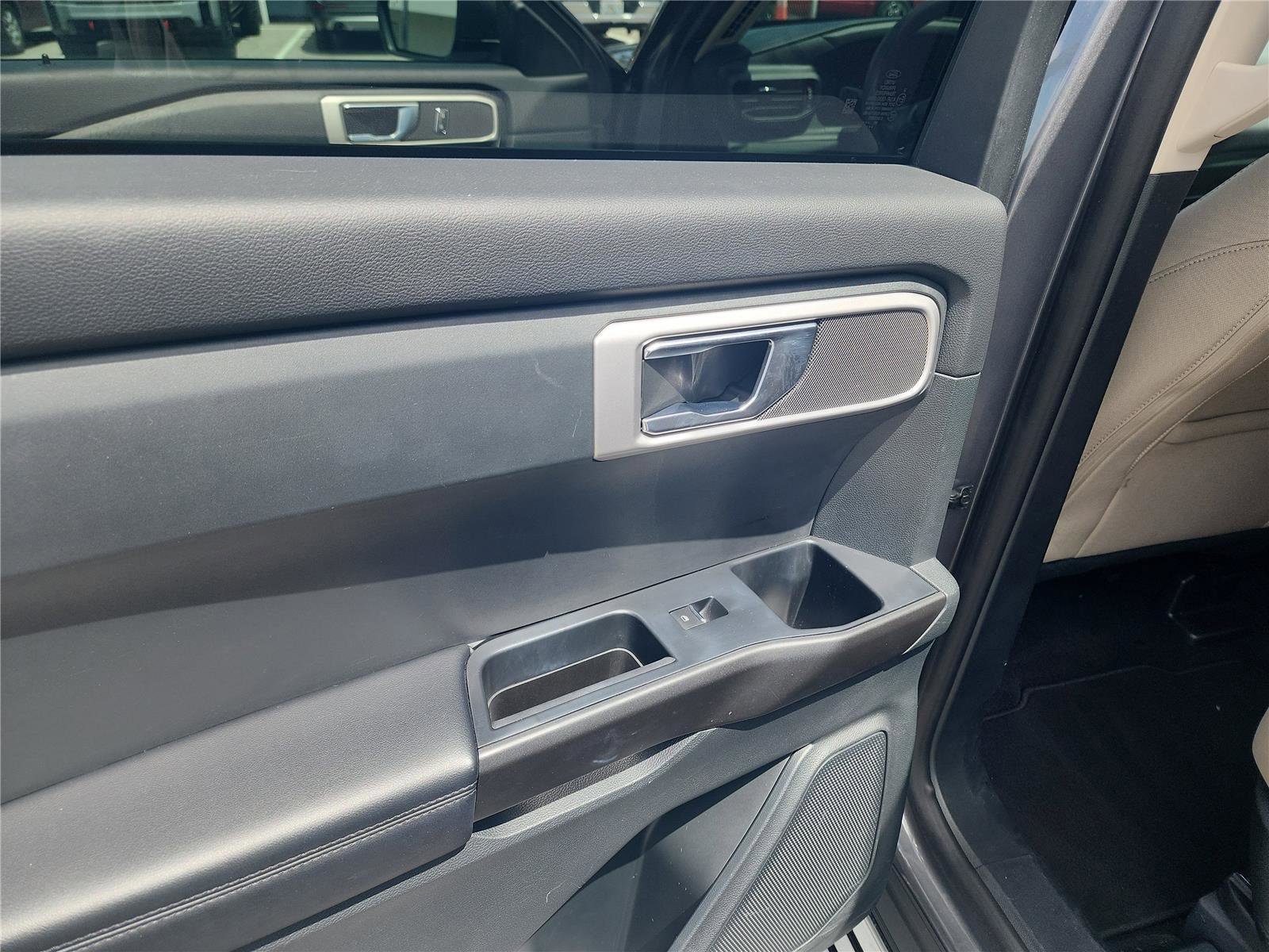 Certified 2021 Ford Explorer 2WD image 20
